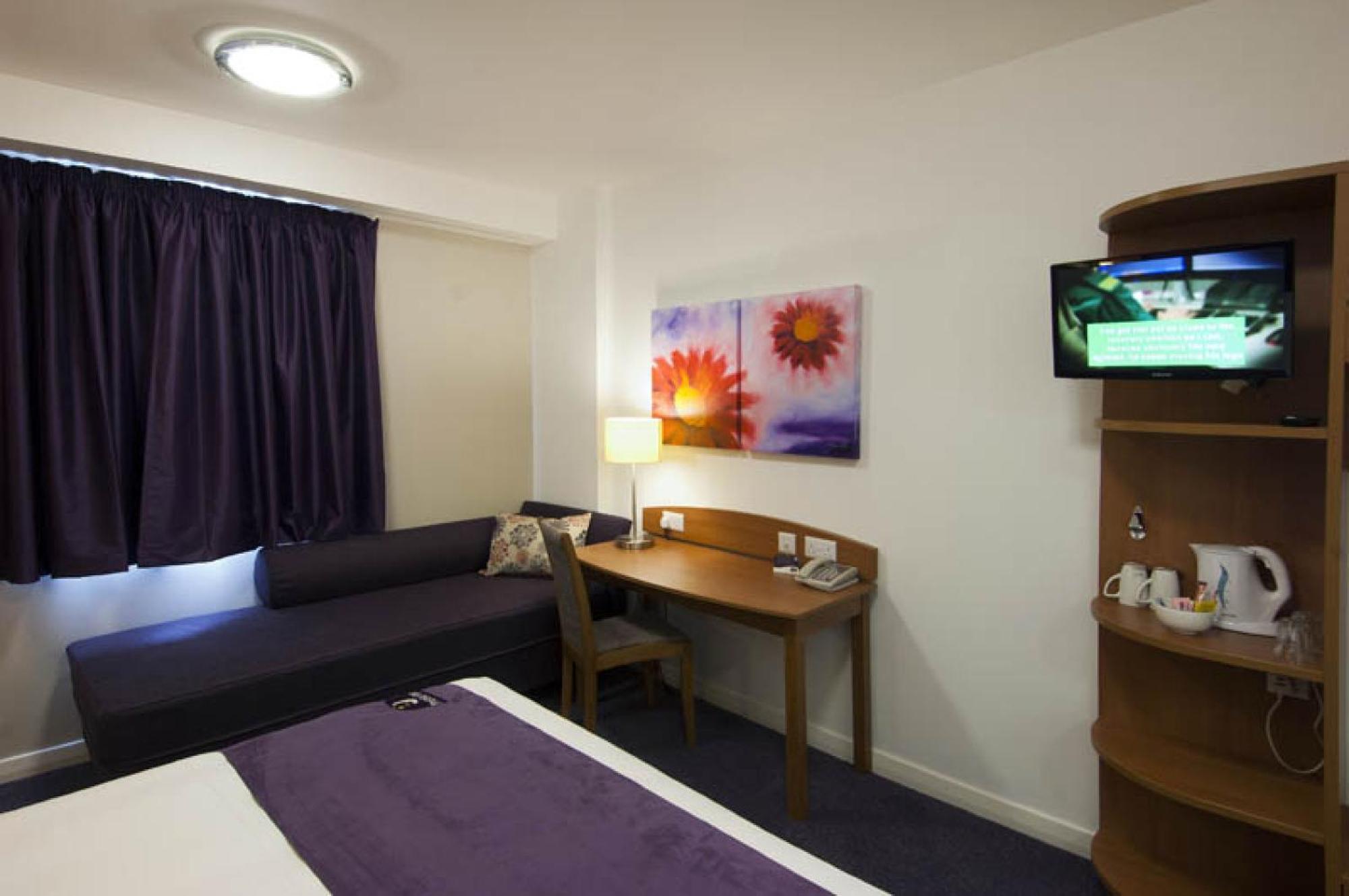 Premier Inn Dover East Exterior foto