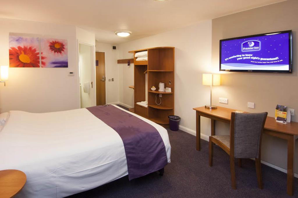 Premier Inn Dover East Exterior foto