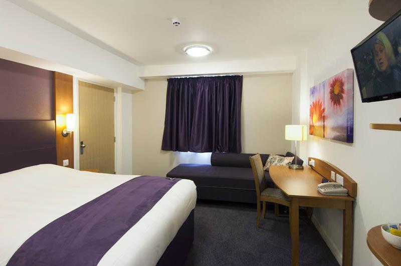 Premier Inn Dover East Exterior foto